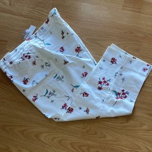 Reitman’s Woman’s Cropped Pant